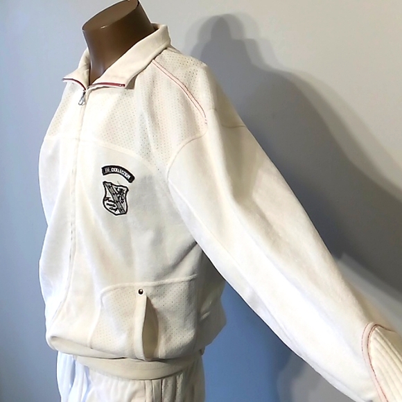 Stunning 2pc White Tracksuit with Embroidered Logo by KOMAN - Picture 3 of 16